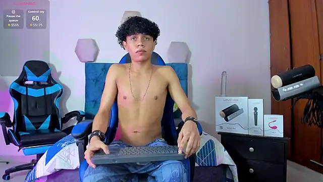 Snapshot of _taylor_black chatting on 26, 9, 2025 taylor black online show from 26, 9, 2025