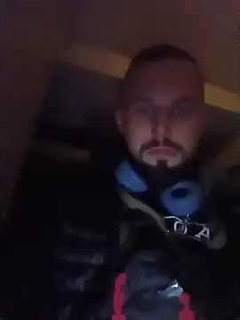 Snapshot of Barber33zk chatting on 12, 4, 2026 Barber33zk online show from 12, 4, 2026