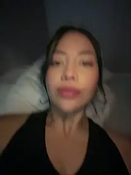 Snapshot of MissCat_ chatting on 21, 4, 2026 MissCat online show from 21, 4, 2026