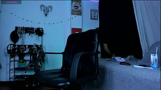 Snapshot of kattusauruss chatting on 10, 4, 2026 kattusauruss online show from 10, 4, 2026