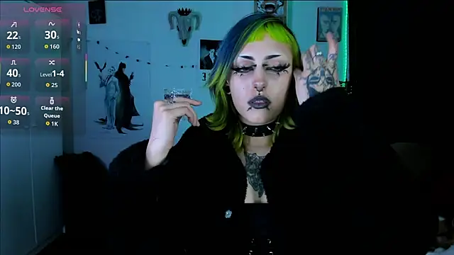 Snapshot of kattusauruss chatting on 23, 4, 2026 kattusauruss online show from 23, 4, 2026