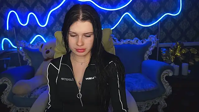 Snapshot of Neyla_Charm chatting on 13, 10, 2025 Neyla Charm online show from 13, 10, 2025