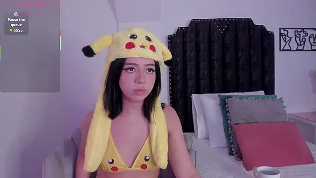 Cassie66  online show from 18, 11, 2025