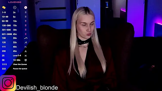HitchcocianBlonde online show from 3, 3, 2026