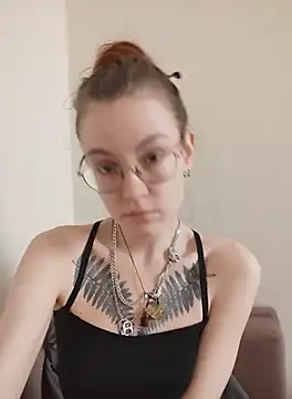 Snapshot of _arigins_ chatting on 25, 9, 2025  arigins  online show from 25, 9, 2025