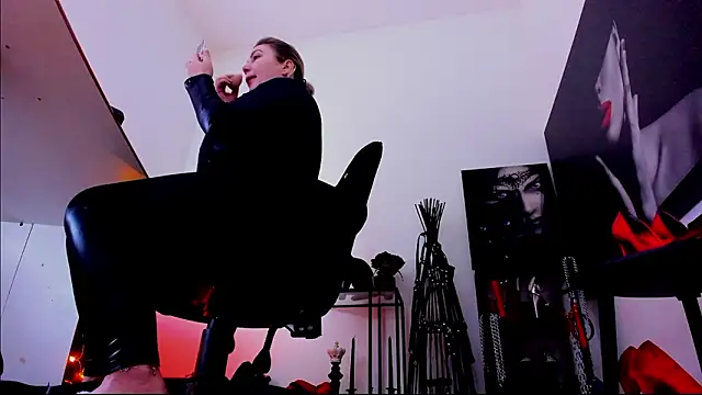 Snapshot of demisweet chatting on 15, 1, 2026 demisweet online show from 15, 1, 2026