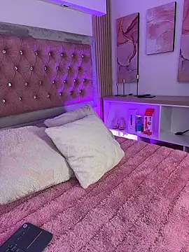 Snapshot of MylaDreams chatting on 13, 5, 2026 MylaDreams online show from 13, 5, 2026