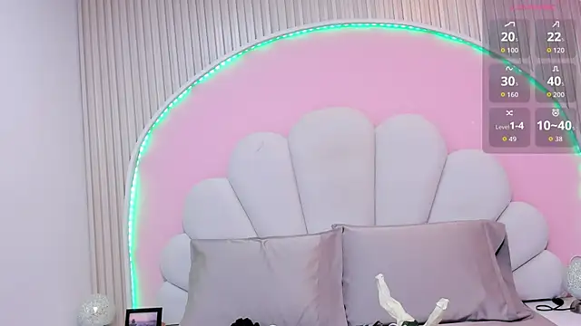 hinata dolly online show from 4, 10, 2025