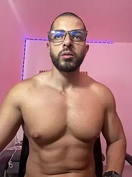 Snapshot of magnumchris chatting on 18, 4, 2026 magnumchris online show from 18, 4, 2026