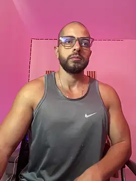 Snapshot of magnumchris chatting on 22, 4, 2026 magnumchris online show from 22, 4, 2026