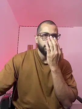 Snapshot of magnumchris chatting on 21, 5, 2026 magnumchris online show from 21, 5, 2026