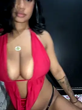 hillarymoreninha online show from 7, 11, 2025