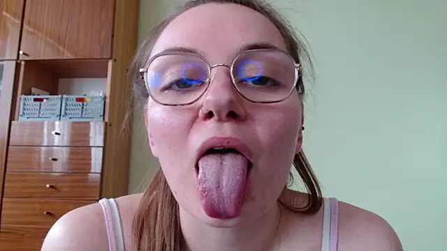 LooveELLYx online show from 22, 5, 2026