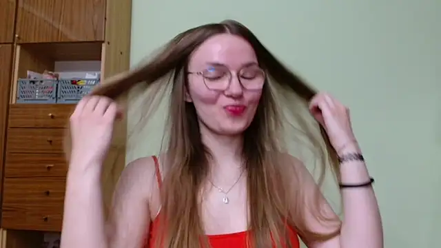 LooveELLYx online show from 31, 5, 2026