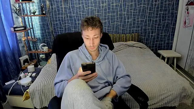 CuteBoy228 online show from 14, 4, 2026