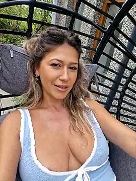 Snapshot of CelynaRoss chatting on 31, 5, 2026 CelynaRoss online show from 31, 5, 2026