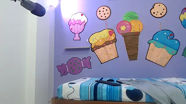 Snapshot of skinnykalitzo18 chatting on 1, 12, 2025 skinnykalitzo18 online show from 1, 12, 2025