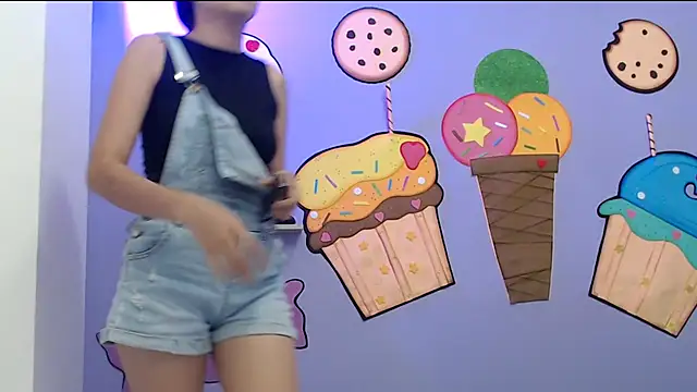 Snapshot of skinnykalitzo18 chatting on 2, 3, 2026 skinnykalitzo18 online show from 2, 3, 2026