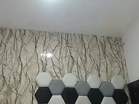 Snapshot of AntonellaBlanc chatting on 8, 9, 2025 AntonellaBlanc online show from 8, 9, 2025