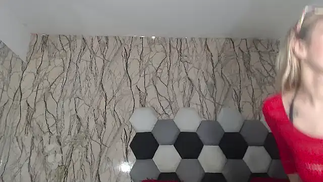 Snapshot of AntonellaBlanc chatting on 1, 10, 2025 AntonellaBlanc online show from 1, 10, 2025