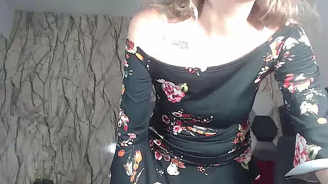 Snapshot of AntonellaBlanc chatting on 6, 11, 2025 AntonellaBlanc online show from 6, 11, 2025