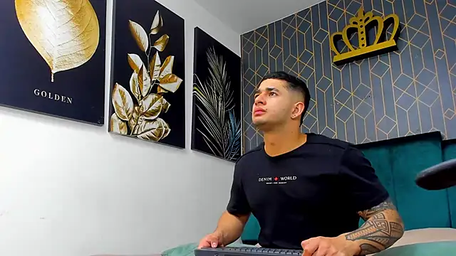 king falconer online show from 8, 10, 2025