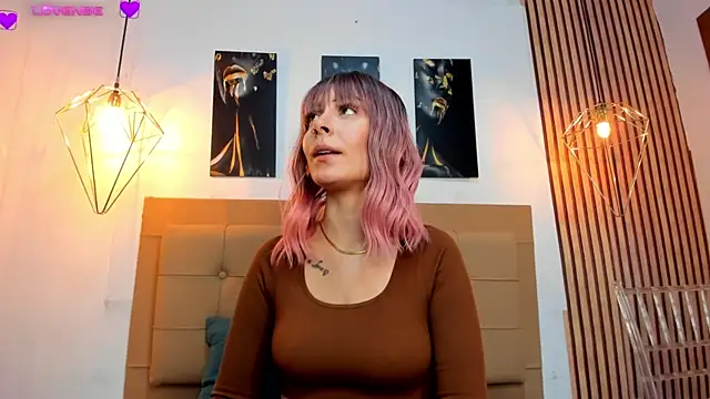 Snapshot of alesziarose chatting on 18, 9, 2025 alesziarose online show from 18, 9, 2025