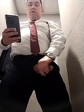 Snapshot of BigCristh79 chatting on 4, 4, 2026 BigCristh79 online show from 4, 4, 2026