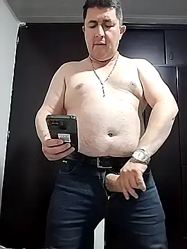 Snapshot of BigCristh79 chatting on 13, 4, 2026 BigCristh79 online show from 13, 4, 2026