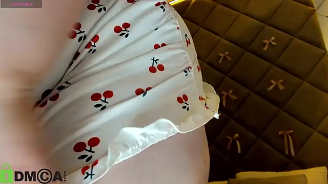 Chloee White online show from 13, 4, 2026