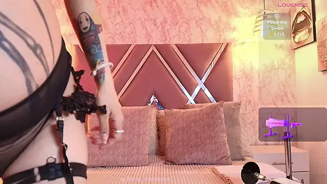 Snapshot of Aliice1_ chatting on 7, 10, 2025 Aliice1 online show from 7, 10, 2025