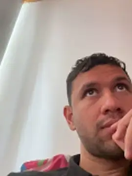 Michaell Spinelly online show from 4, 3, 2026