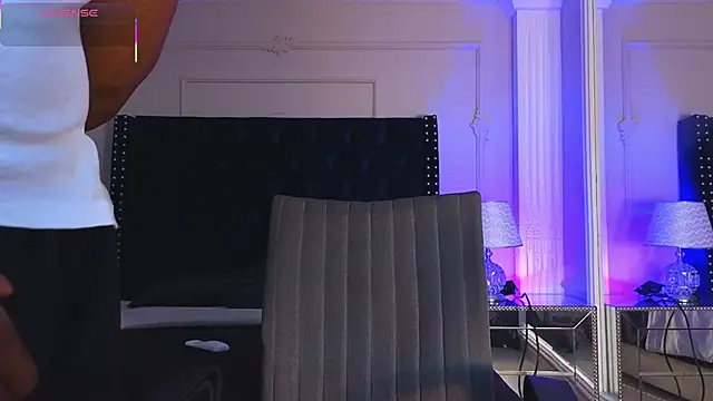 Snapshot of CharlesBrown_ chatting on 9, 4, 2026 CharlesBrown online show from 9, 4, 2026