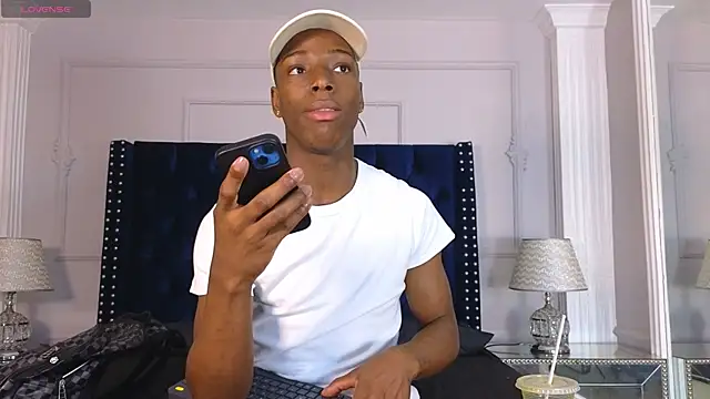 Snapshot of CharlesBrown_ chatting on 21, 4, 2026 CharlesBrown online show from 21, 4, 2026