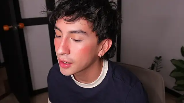 sweettaaron01 online show from 13, 6, 2026