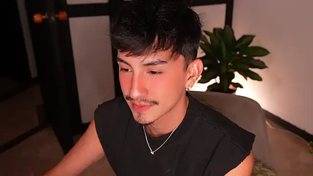 sweettaaron01 online show from 15, 7, 2026