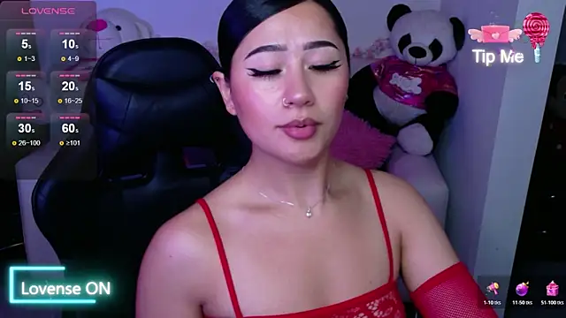 evelyn ch  online show from 8, 11, 2025