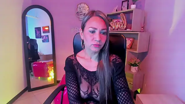 Stefy Zea online show from 3, 12, 2025