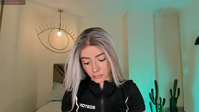 IsabellaMoreau online show from 23, 2, 2026