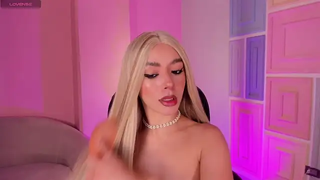 Snapshot of IsabellaMoreau chatting on 9, 6, 2026 IsabellaMoreau online show from 9, 6, 2026