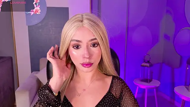 Snapshot of IsabellaMoreau chatting on 15, 7, 2026 IsabellaMoreau online show from 15, 7, 2026