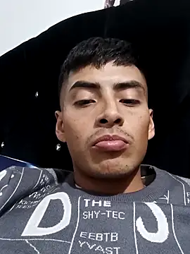 Snapshot of Titan2107sil chatting on 12, 11, 2025 Titan2107sil online show from 12, 11, 2025