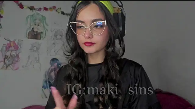 Snapshot of Maki_sins chatting on 11, 4, 2026 Maki sins online show from 11, 4, 2026
