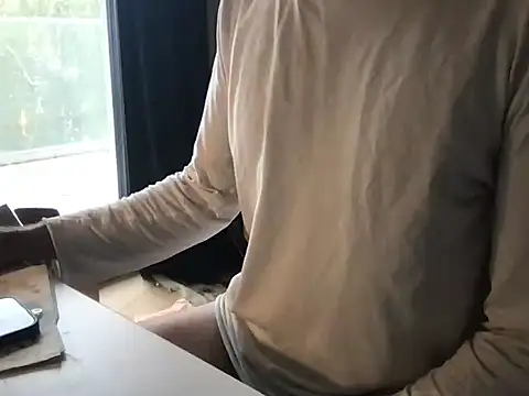 Snapshot of TomTop_11 chatting on 6, 10, 2025 TomTop 11 online show from 6, 10, 2025