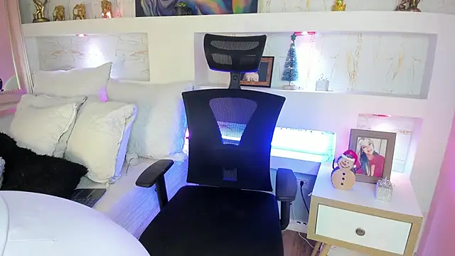 NicoleDiior online show from 27, 11, 2025