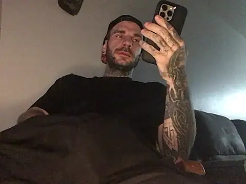 Snapshot of BlueCollarTattoos chatting on 15, 7, 2026 BlueCollarTattoos online show from 15, 7, 2026