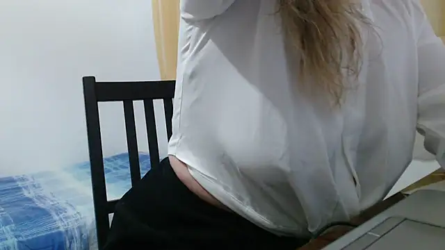 Snapshot of SerenaMilf chatting on 25, 3, 2026 SerenaMilf online show from 25, 3, 2026