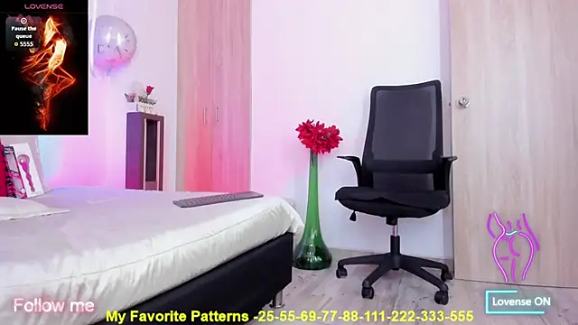 miaroberts69 online show from 27, 9, 2025