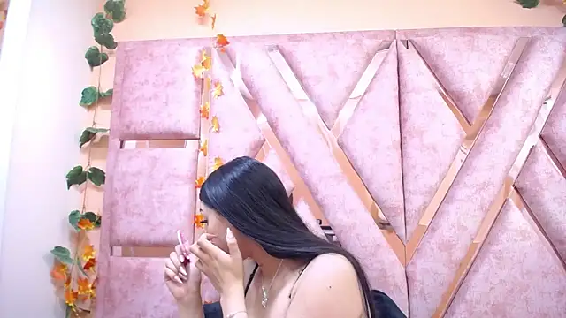 Issabela Mackey  online show from 16, 11, 2025