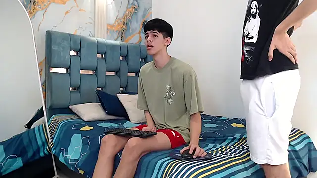 TWINKS FRIENDS online show from 12, 2, 2026